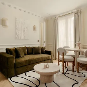 Apartment Leon, Paris